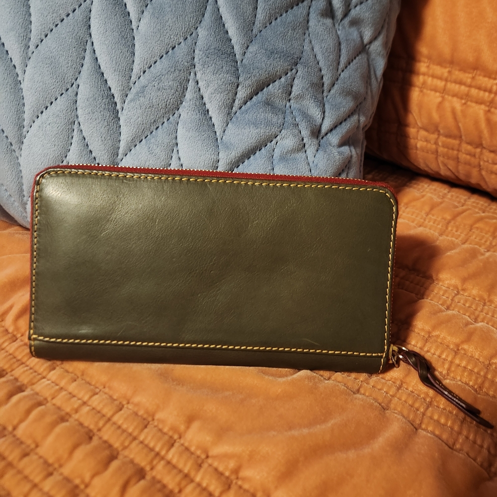 Dooney & Bourke Florentine Fern Leather Wallet - Picture 4 of 4